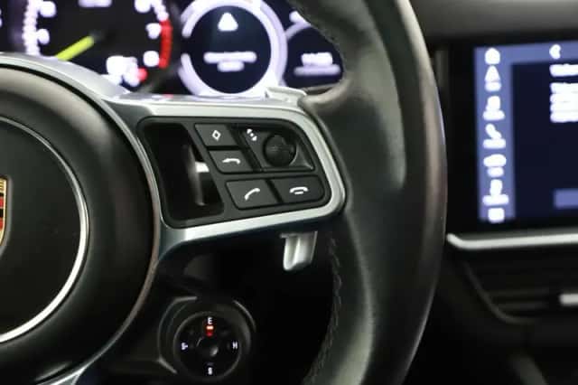 Porsche Cayenne (2020) thumbnail 240