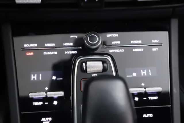 Porsche Cayenne (2020) thumbnail 25