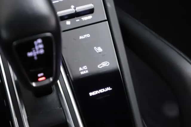 Porsche Cayenne (2020) thumbnail 27