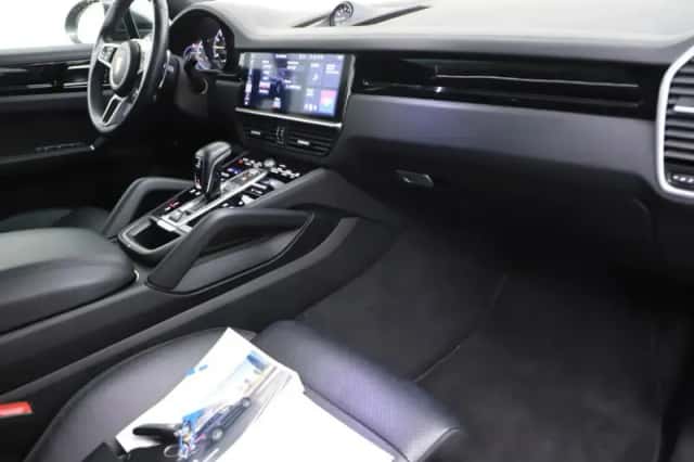 Porsche Cayenne (2020) thumbnail 34
