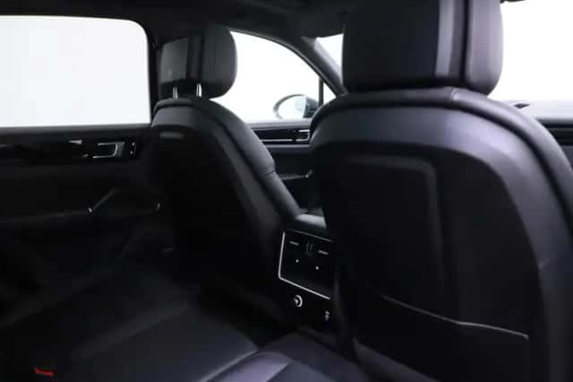 Porsche Cayenne (2020) thumbnail 35