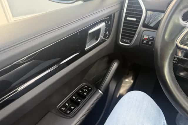 Porsche Cayenne (2020) thumbnail 88