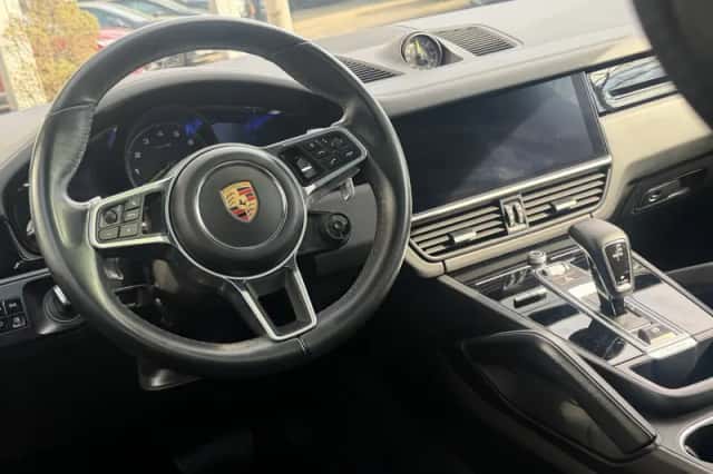 Porsche Cayenne (2020) thumbnail 97