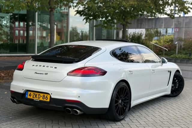 Porsche Panamera (2015) thumbnail 70