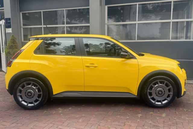 Renault 5 (2025) thumbnail 4