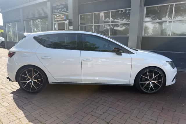 SEAT Leon (2019) thumbnail 5