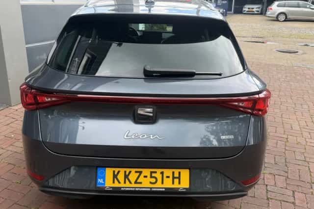 SEAT Leon (2021) thumbnail 5
