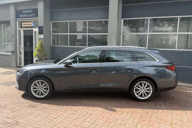 SEAT Leon (2021) thumbnail 6