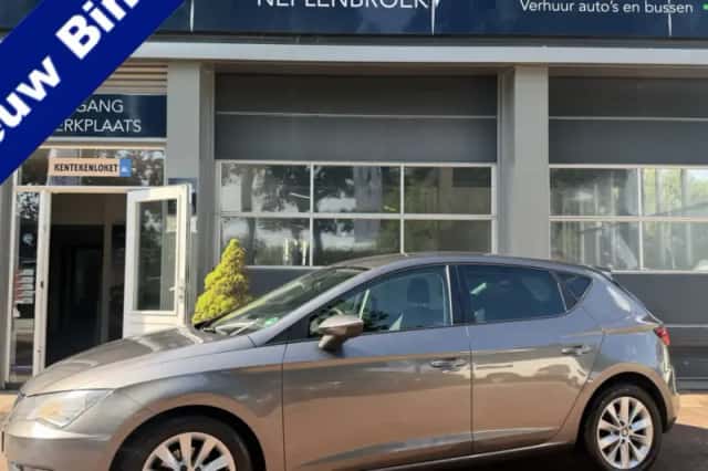 SEAT Leon (2017) thumbnail 1