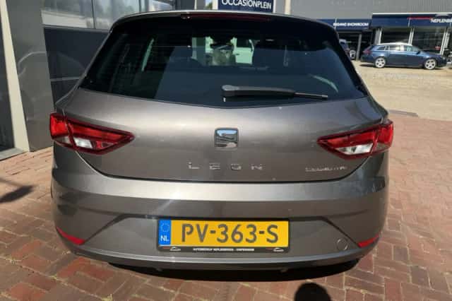 SEAT Leon (2017) thumbnail 4