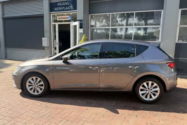 SEAT Leon (2017) thumbnail 5