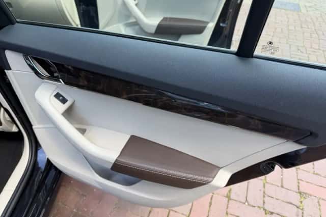 Škoda Octavia (2014) thumbnail 176