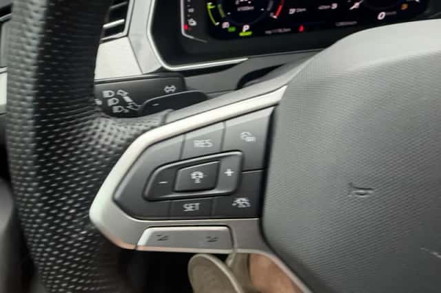 Volkswagen Passat (2021) thumbnail 42