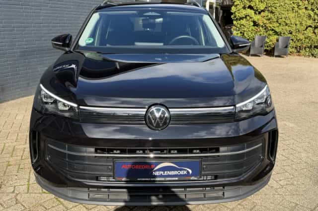Volkswagen Tiguan (2025) thumbnail 200