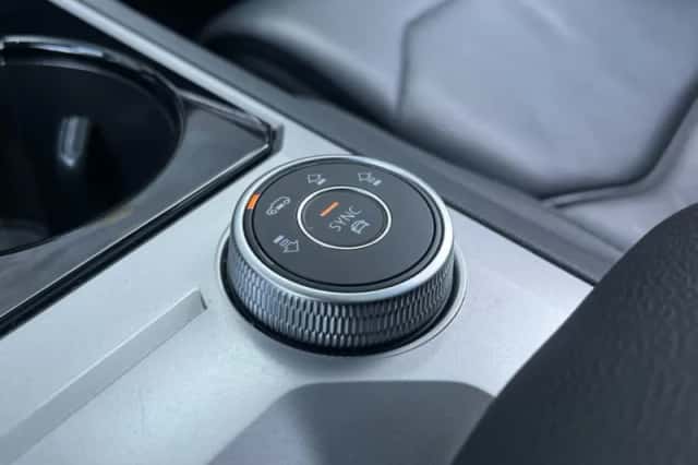 Volkswagen Touareg (2021) thumbnail 19