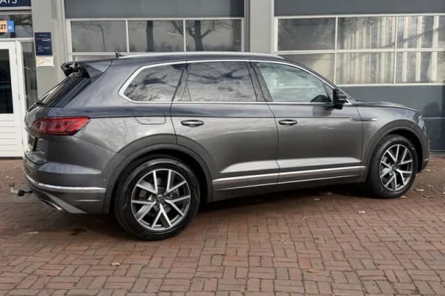 Volkswagen Touareg (2021) thumbnail 3