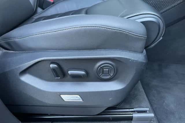 Volkswagen Touareg (2021) thumbnail 32