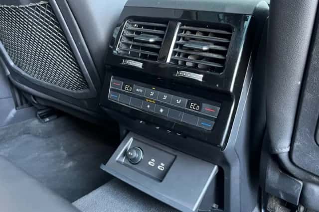 Volkswagen Touareg (2021) thumbnail 33