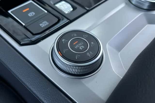 Volkswagen Touareg (2021) thumbnail 38