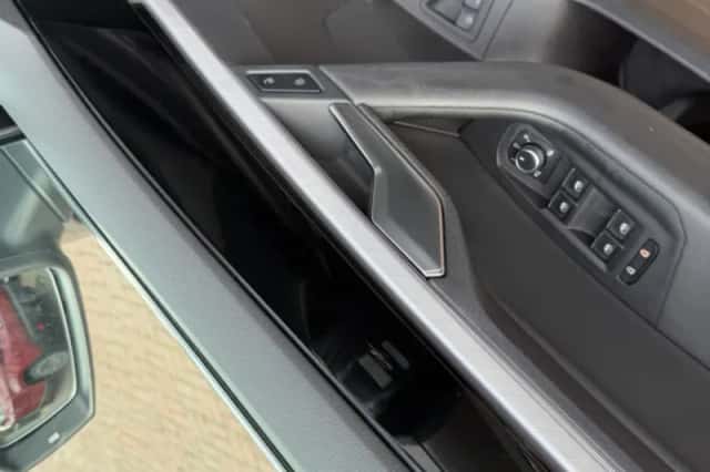 Volkswagen Touareg (2021) thumbnail 50