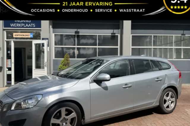 Volvo V60 (2011) thumbnail 1