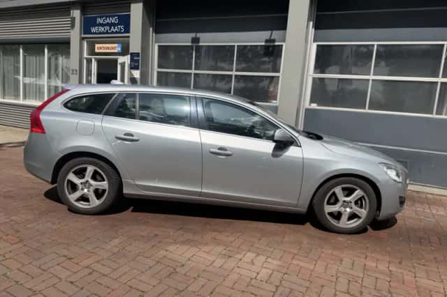 Volvo V60 (2011) thumbnail 5