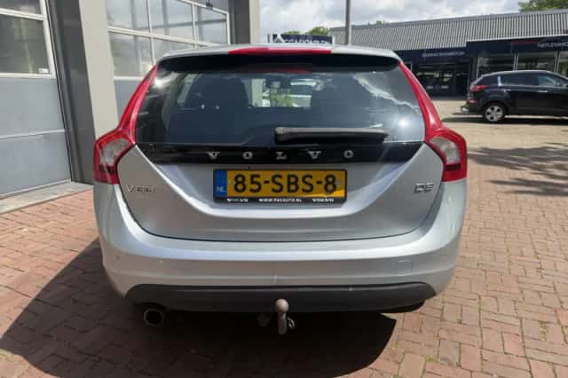 Volvo V60 (2011) thumbnail 6