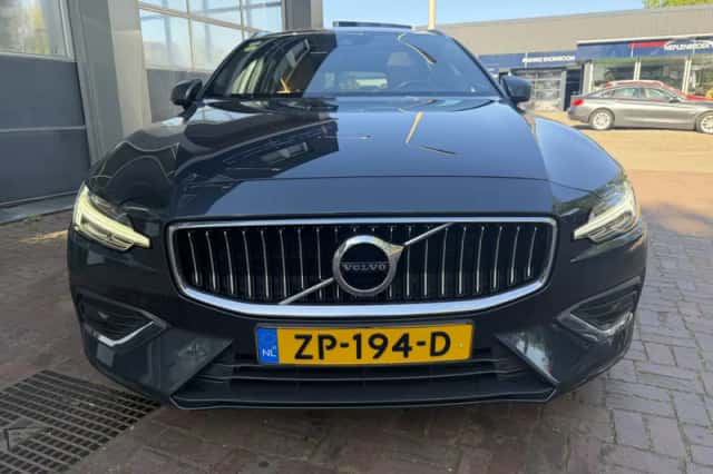 Volvo V60 (2019) thumbnail 5