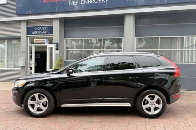 Volvo XC60 (2010) thumbnail 4