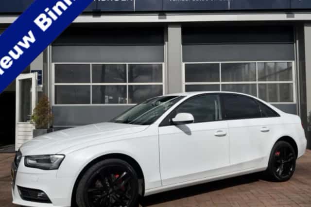 Audi A4 (2014) thumbnail 2