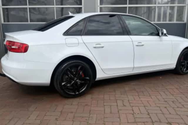 Audi A4 (2014) thumbnail 3