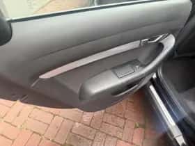 Audi A6 (2011) thumbnail 50