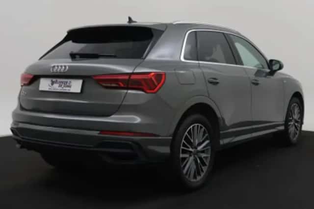 Audi Q3 (2022) thumbnail 3