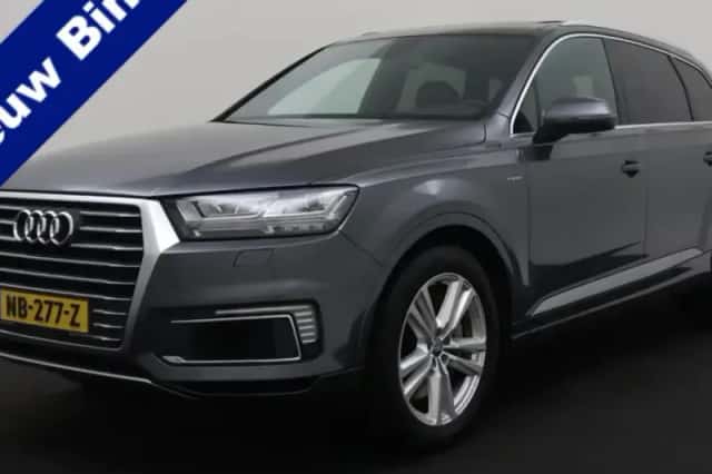 Audi Q7 (2016) thumbnail 1