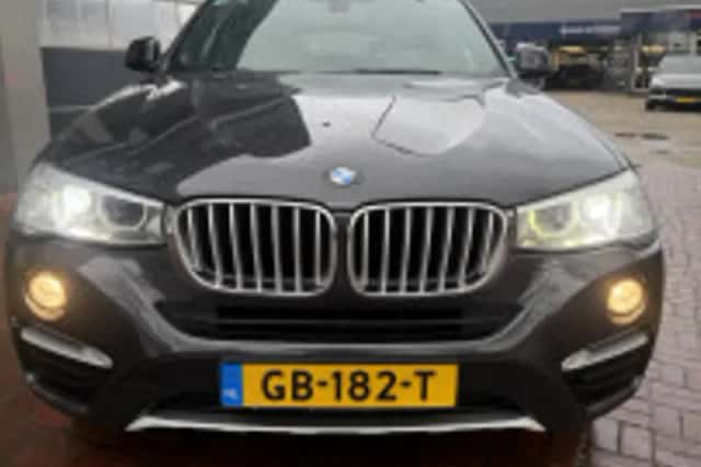 BMW X4 (2015) thumbnail 5