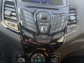 Ford Fiesta (2014) thumbnail 20