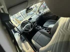 Ford Fiesta (2014) thumbnail 44
