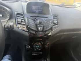 Ford Fiesta (2014) thumbnail 69