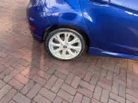 Ford Fiesta (2014) thumbnail 71