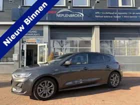 Ford Focus (2022) thumbnail 2