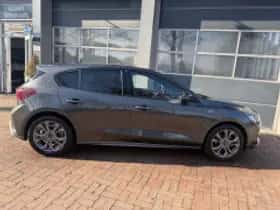 Ford Focus (2022) thumbnail 5
