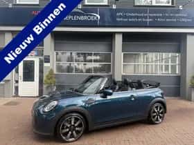 MINI Cabrio (2021) thumbnail 2