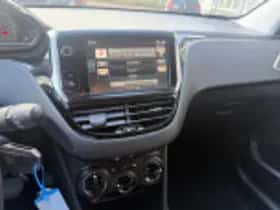 Peugeot 2008 (2017) thumbnail 137