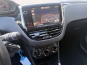 Peugeot 2008 (2017) thumbnail 145