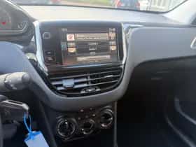 Peugeot 2008 (2017) thumbnail 58