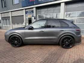 Porsche Cayenne (2020) thumbnail 4