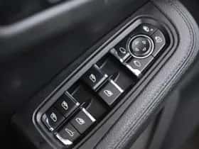 Porsche Macan (2017) thumbnail 37