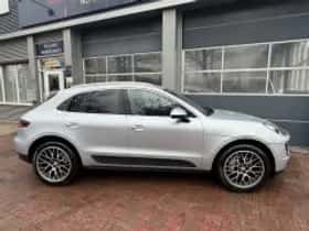 Porsche Macan (2017) thumbnail 5