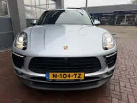 Porsche Macan (2017) thumbnail 6