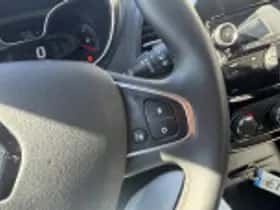 Renault Captur (2019) thumbnail 91